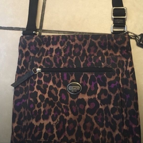 Coach cross body purse 100% authentic - Picture 2 of 3